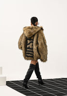 DIESEL Pelliccia sintetica beige per donna e ragazze dove il maxi logo Diesel J02406KXBQ9 K709 DIESEL 