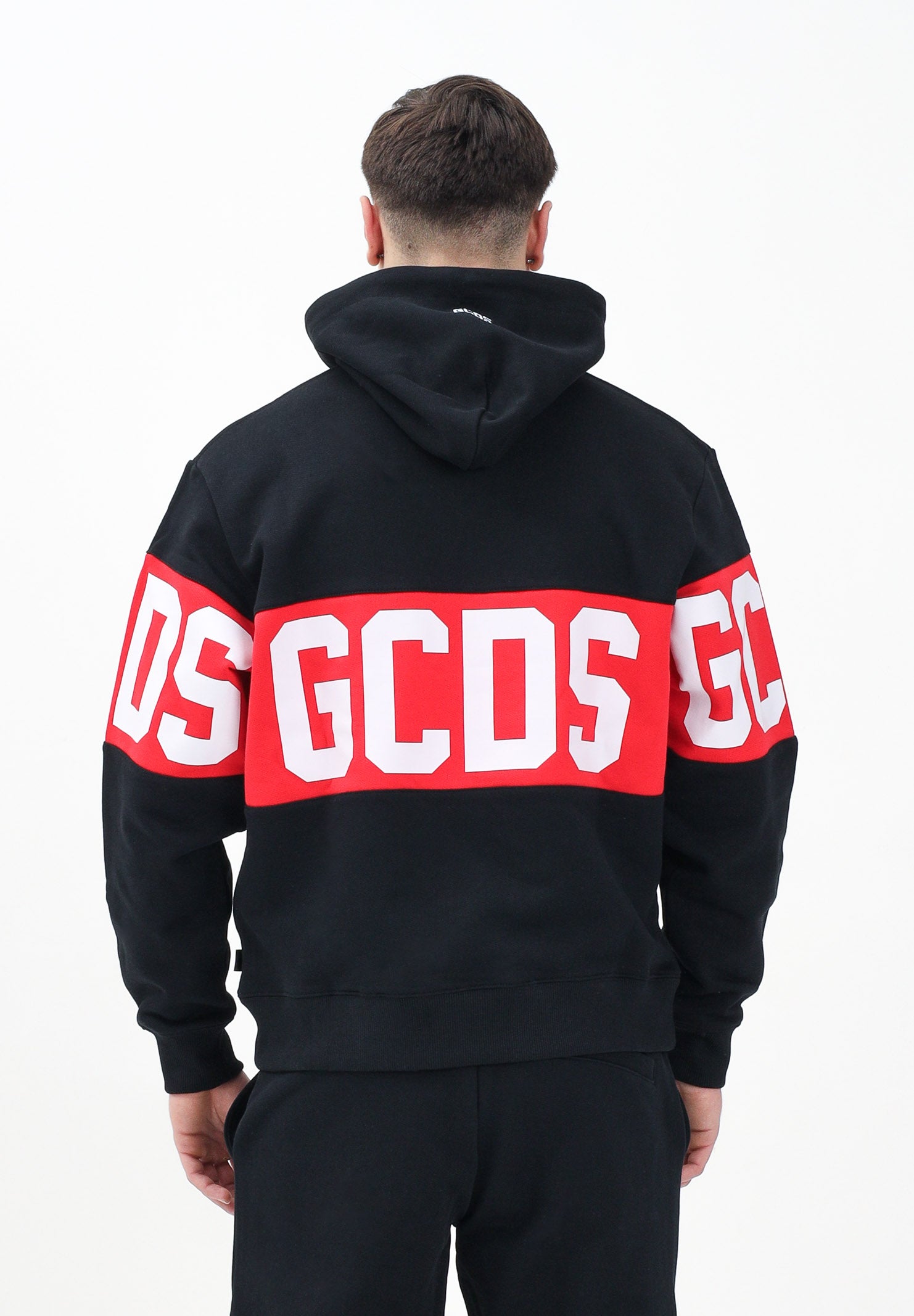GCDS Felpa con cappuccio nera per uomo e donna rifinita da stampa logo B1XM1900JD1 99 GCDS 