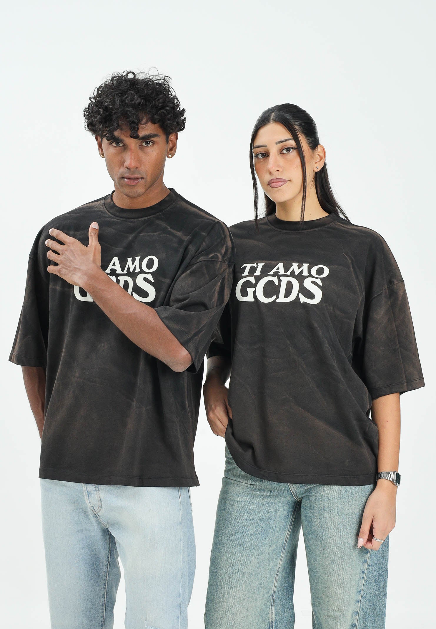 GCDS T-shirt a manica corta nera per uomo e donna con effetto lavato e stampa B2CM2315JF1 99 GCDS 