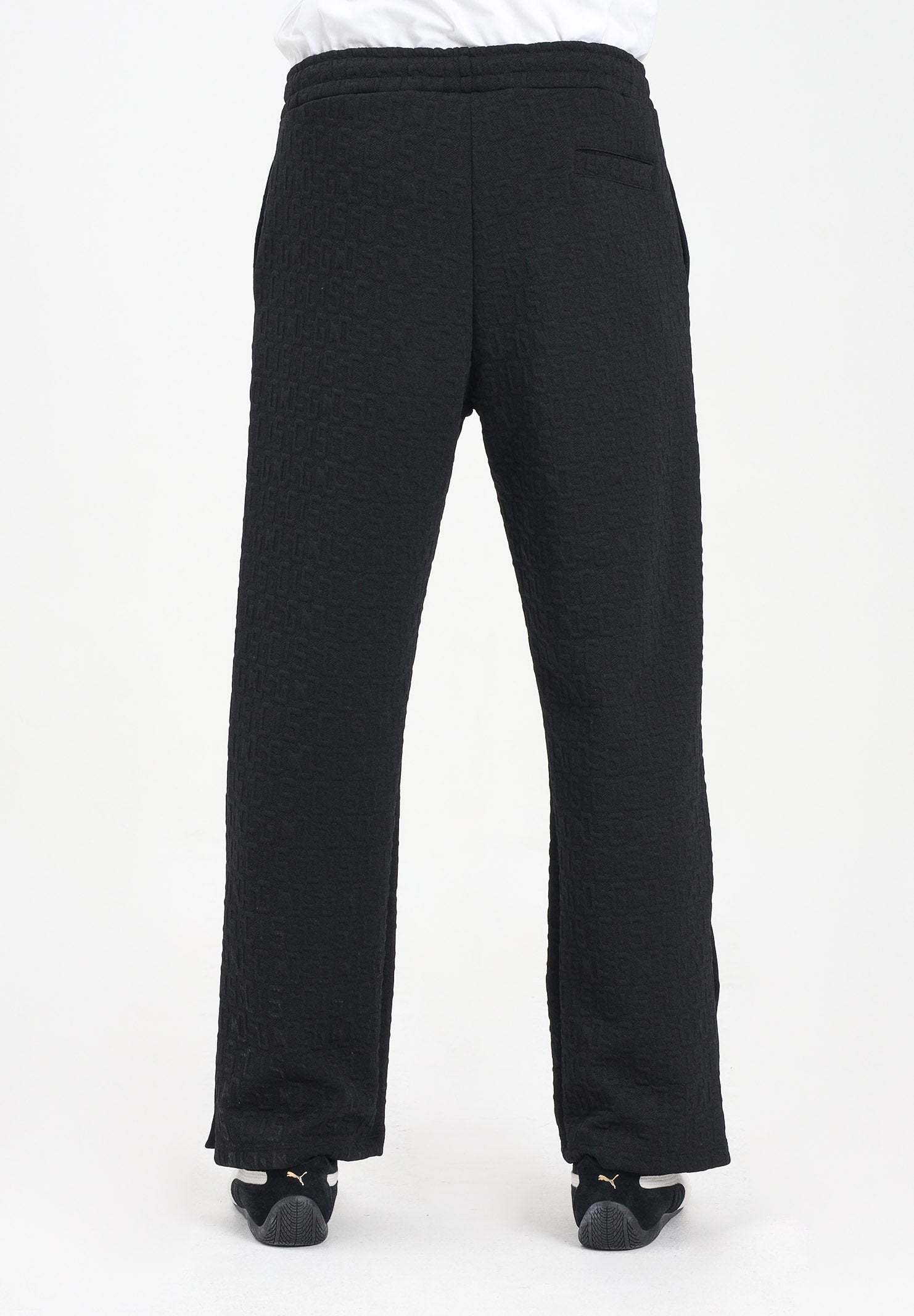 GCDS Pantalone sportivo nero per uomo e donna con lavorazione jacquard del logo B2CM3010TQ6 99 GCDS 