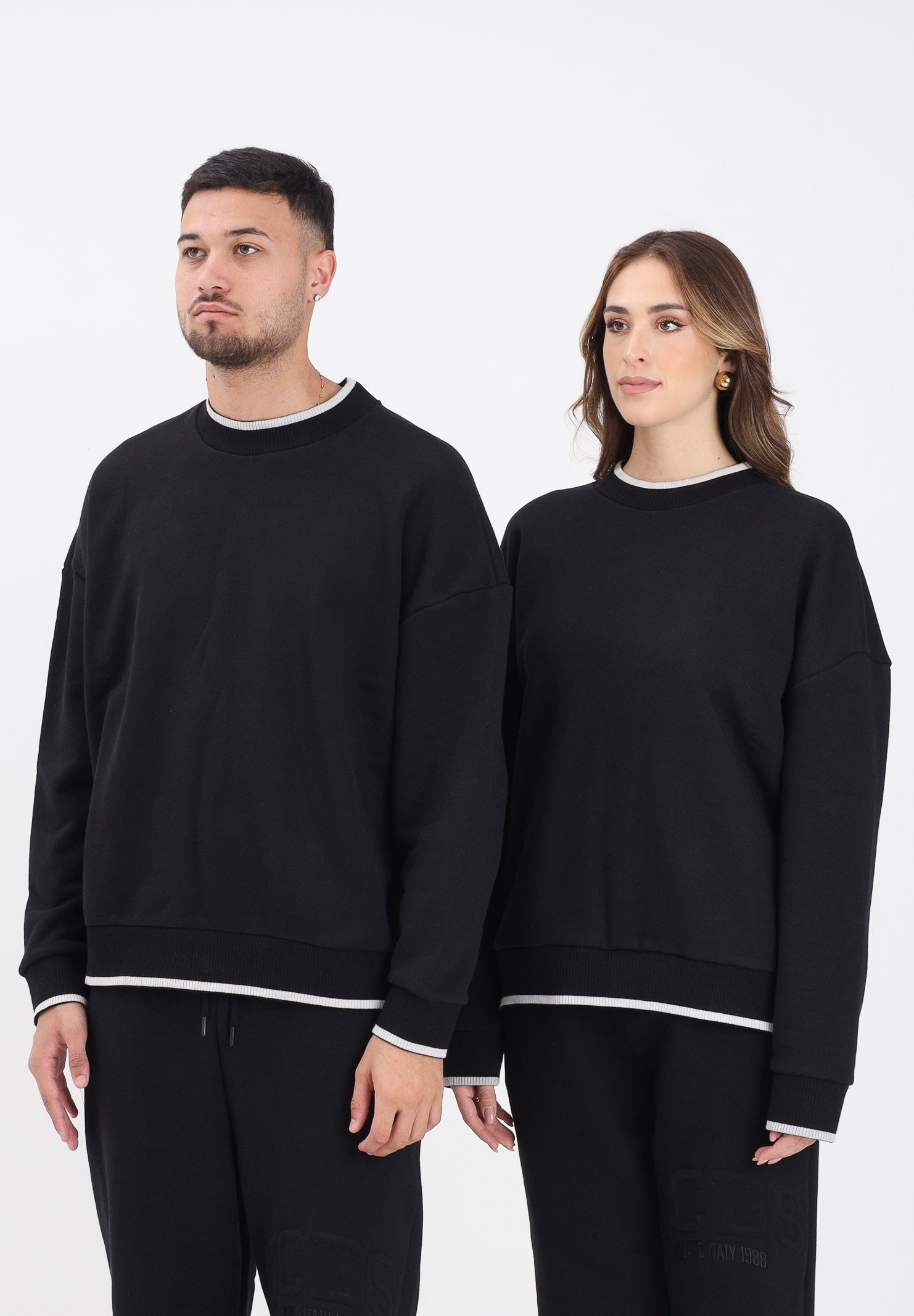 GCDS Felpa girocollo nera per uomo e donna con logo impresso B2EM1503JD1 99 GCDS 
