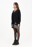 GCDS Abito corto nero da donna con ricamo logo sul retro B2EW1001JJ3 99 GCDS 