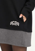 GCDS Abito corto nero da donna con ricamo logo sul retro B2EW1001JJ3 99 GCDS 