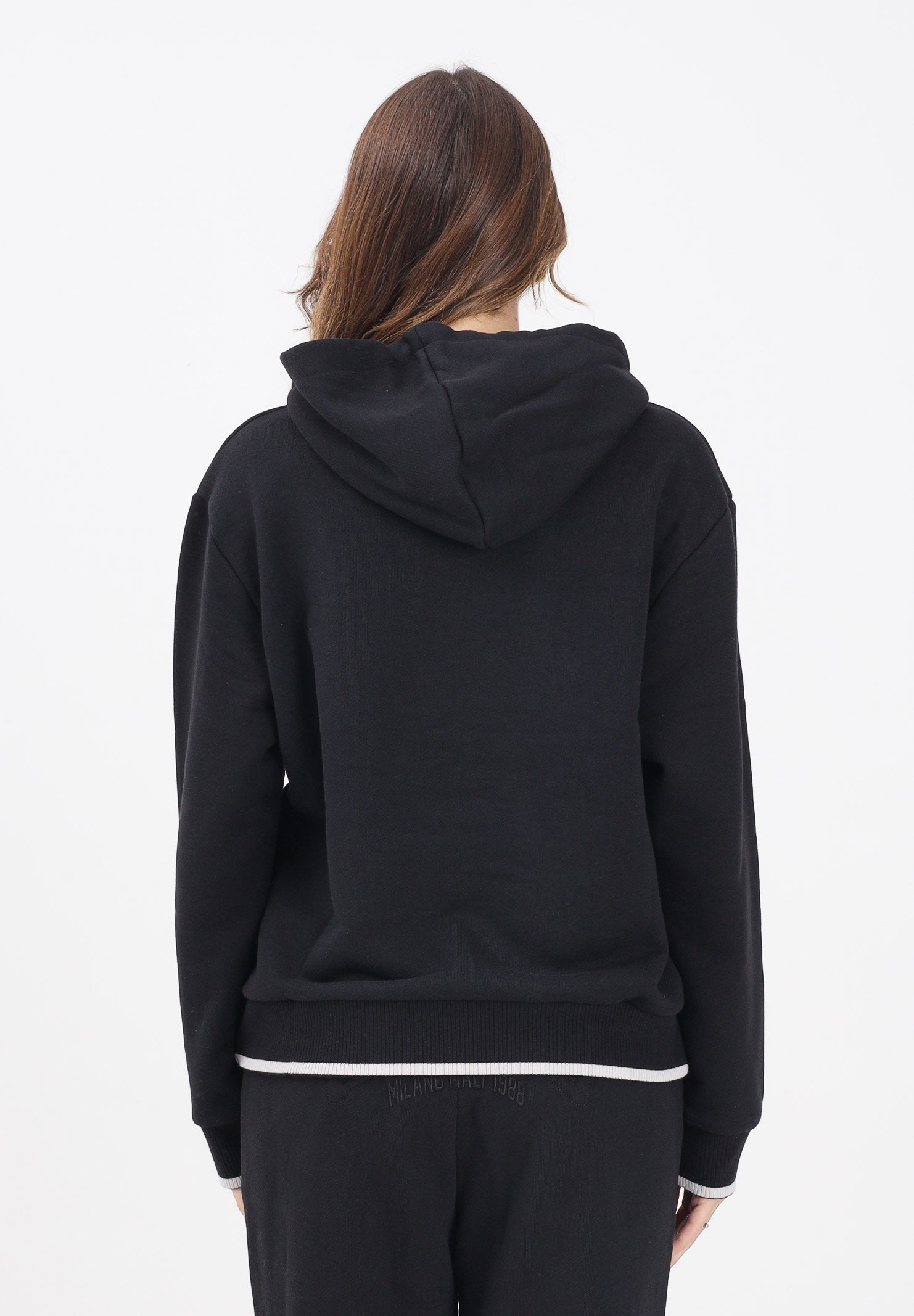 GCDS Felpa con cappuccio nera per uomo e donna rifinita da logo impresso B2EW1905JD1 99 GCDS 