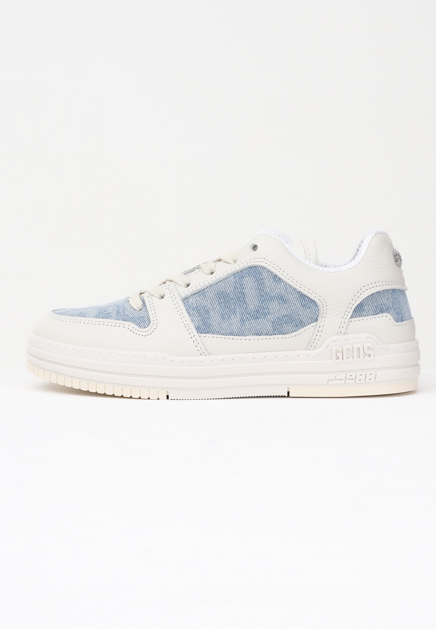 GCDS Sneakers panna da uomo con inserti in denim chiaro GCU1011 460 GCDS 