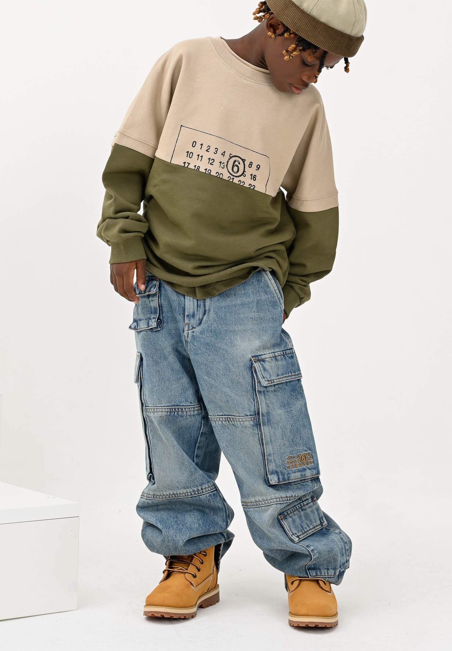 MAISON MARGIELA Jeans cargo in denim chiaro per donna, ragazzi e bambini con Numeric logo ricamato M60793MM05V M601 MAISON MARGIELA 