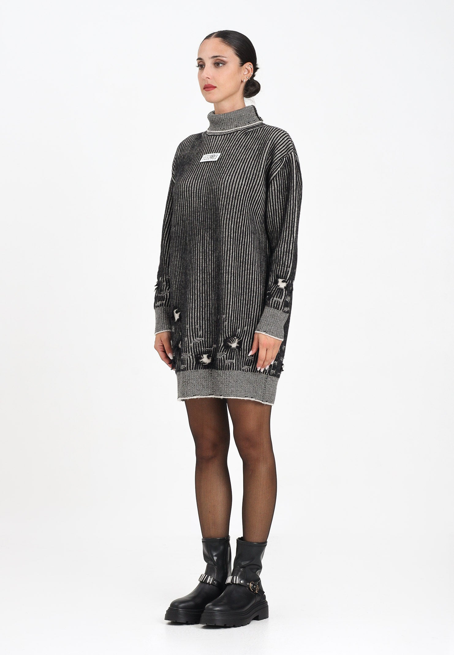 MAISON MARGIELA Abito corto nero per donna e bambina con sottili righe e patch logo M60847MM06K M6C39 MAISON MARGIELA 