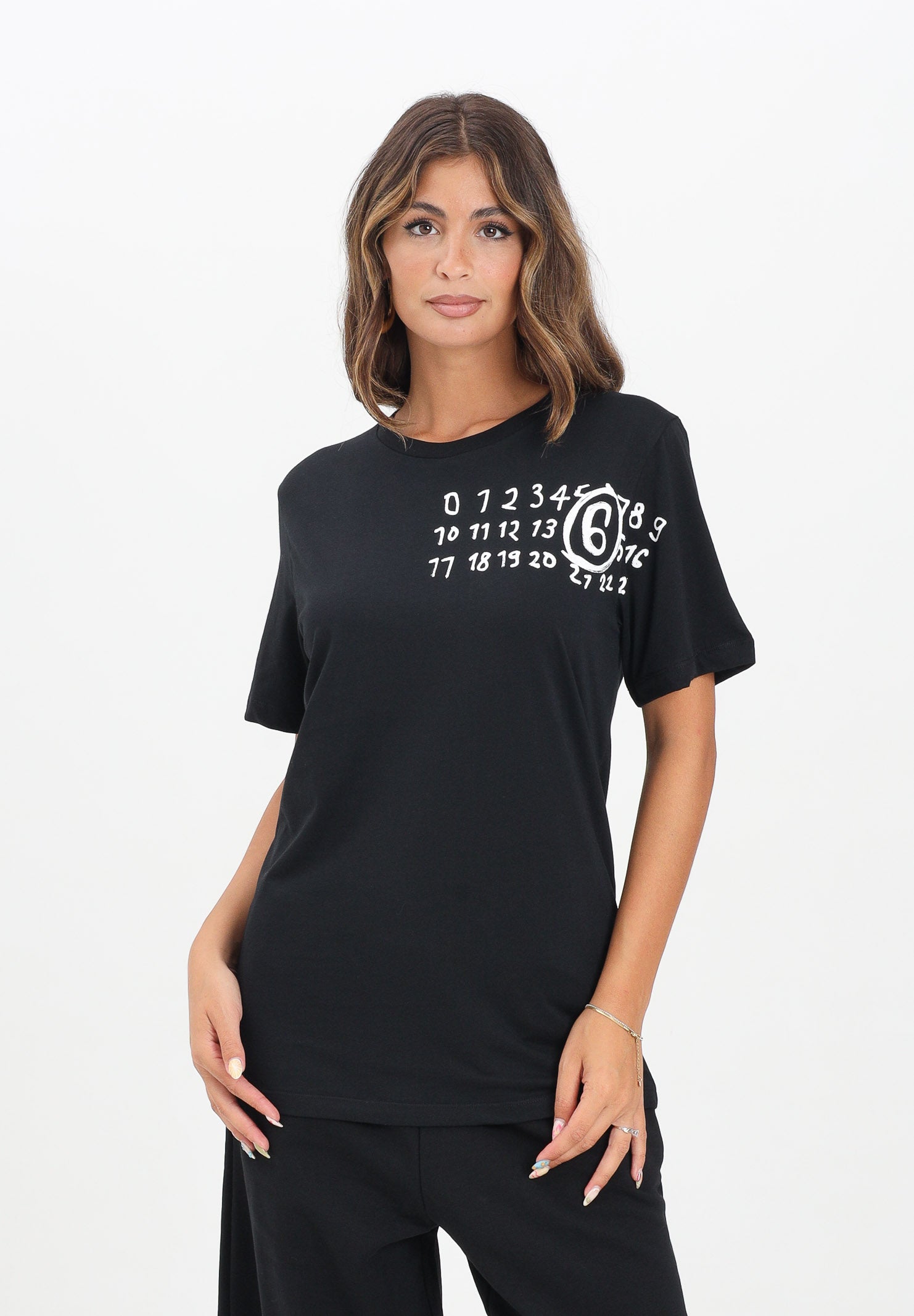 MAISON MARGIELA T-shirt a manica corta nera per donna, ragazzi e bambini arricchita da un logo Hand Written M60897MM02Y M6900 MAISON MARGIELA 