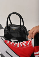 N21 Borsa a mano nera da donna realizzata in tessuto spalmato martellato con logo N°21 N21096N0246 0N900 N21 