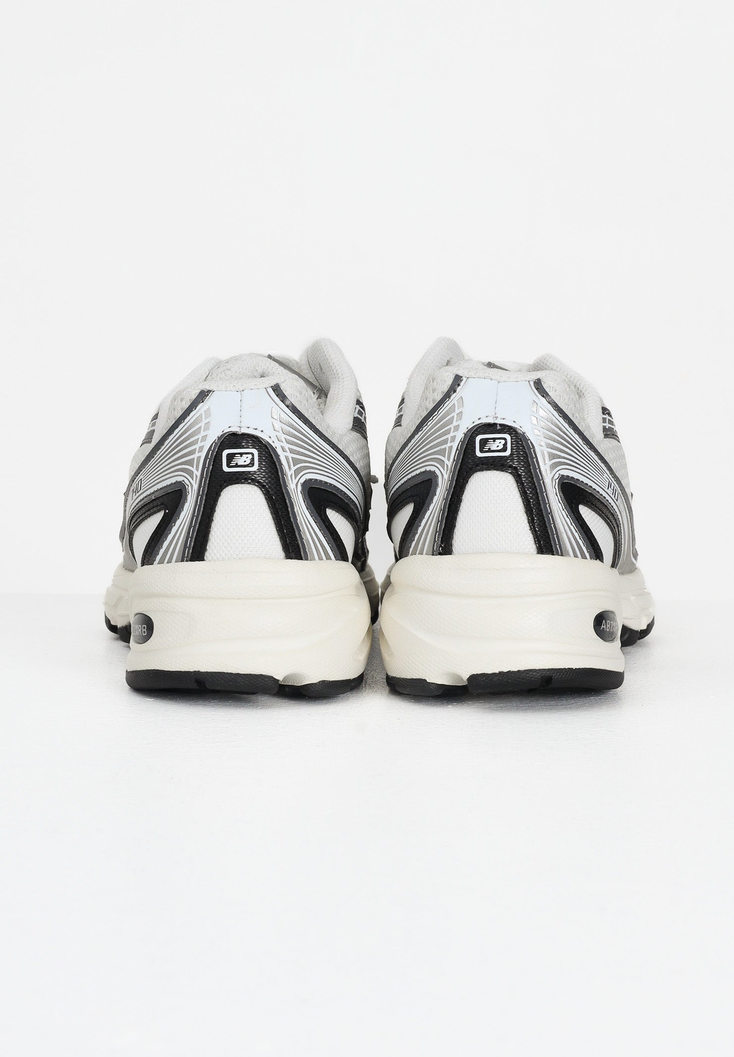 NEW BALANCE Sneakers 740 bianche, argento e nere da uomo U740BK2 . NEW BALANCE 