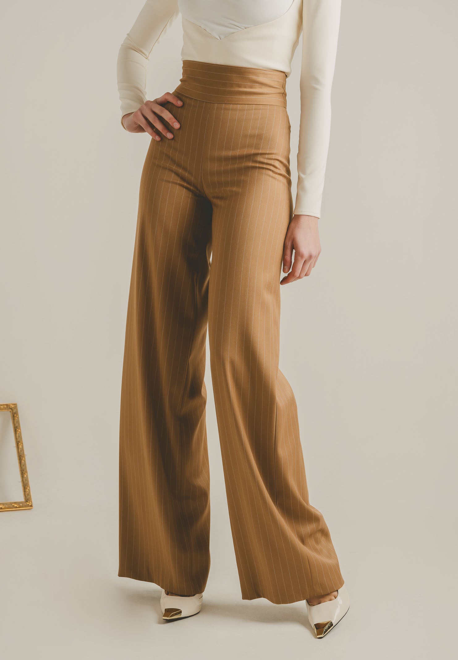 SANTAS Pantalone elegante POUVOIR color miele da donna con micro gessatura PV2626 MI SANTAS 