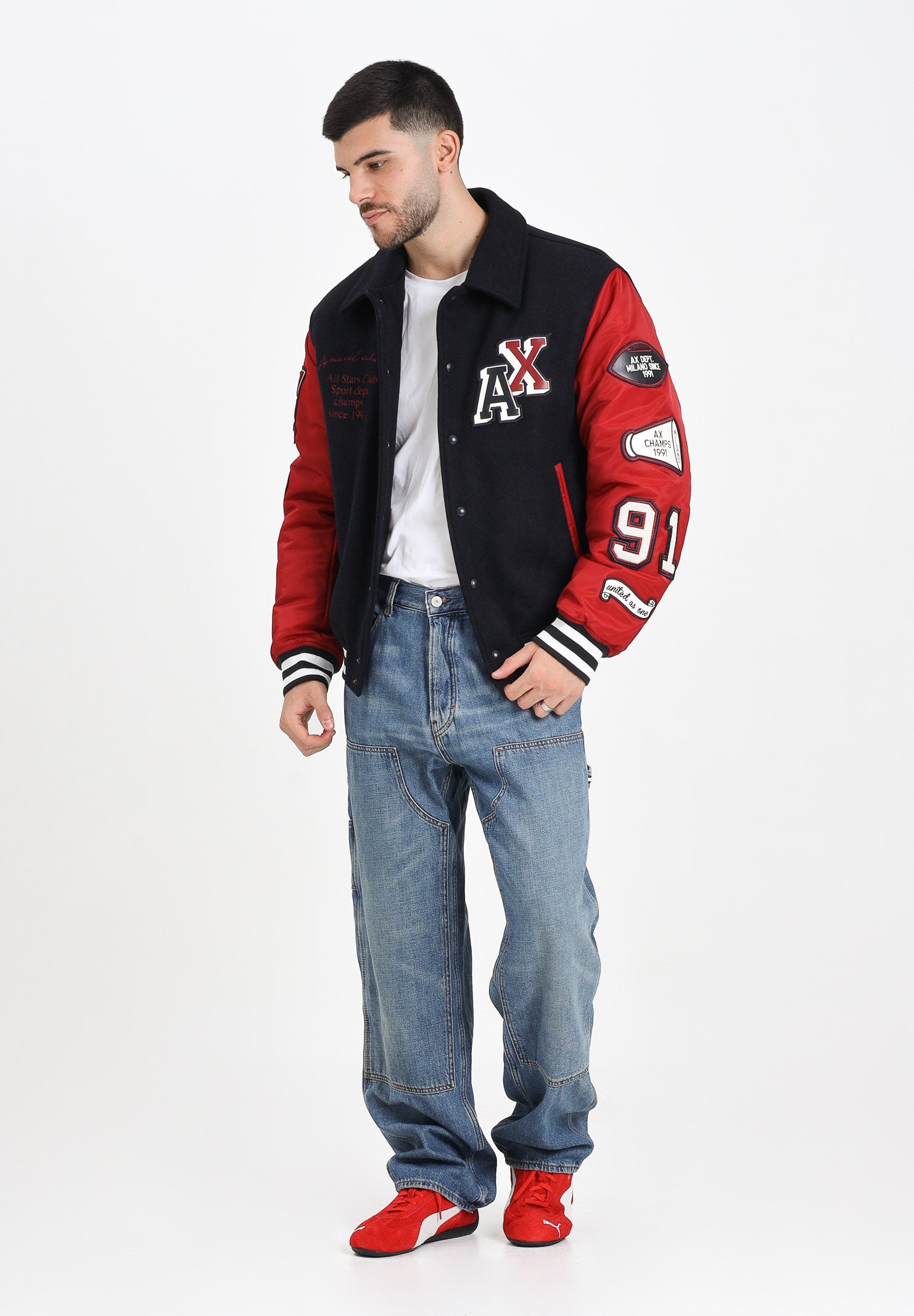 TOMMY JEANS Jeans in denim blu da uomo con ricamo sul retro DM0DM212031A5 . TOMMY JEANS 