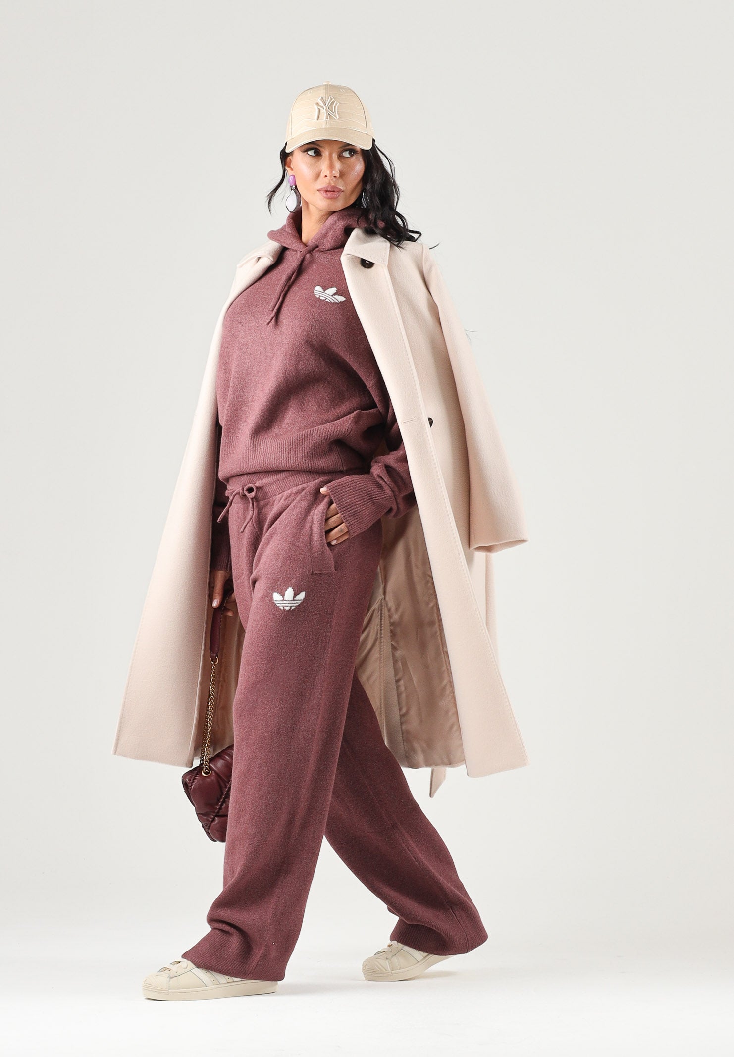 ADIDAS ORIGINALS Pantaloni quicri-rosa da donna con coulisse in vita e gamba dritta. IA4436 . ADIDAS ORIGINALS 