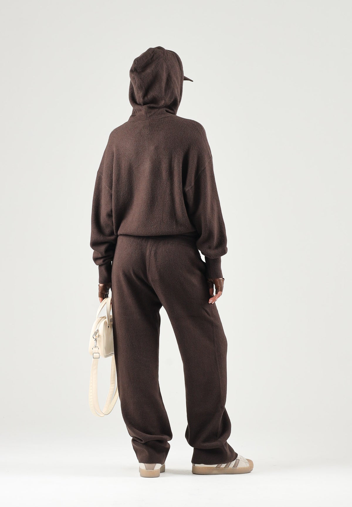 ADIDAS ORIGINALS Pantalone auco-marrone da donna con vita regolabile e gamba dritta. IA4437 . ADIDAS ORIGINALS 