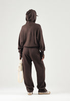 ADIDAS ORIGINALS Pantaloni auco-marroni da donna con vita regolabile e gamba dritta. IA4437 . ADIDAS ORIGINALS 