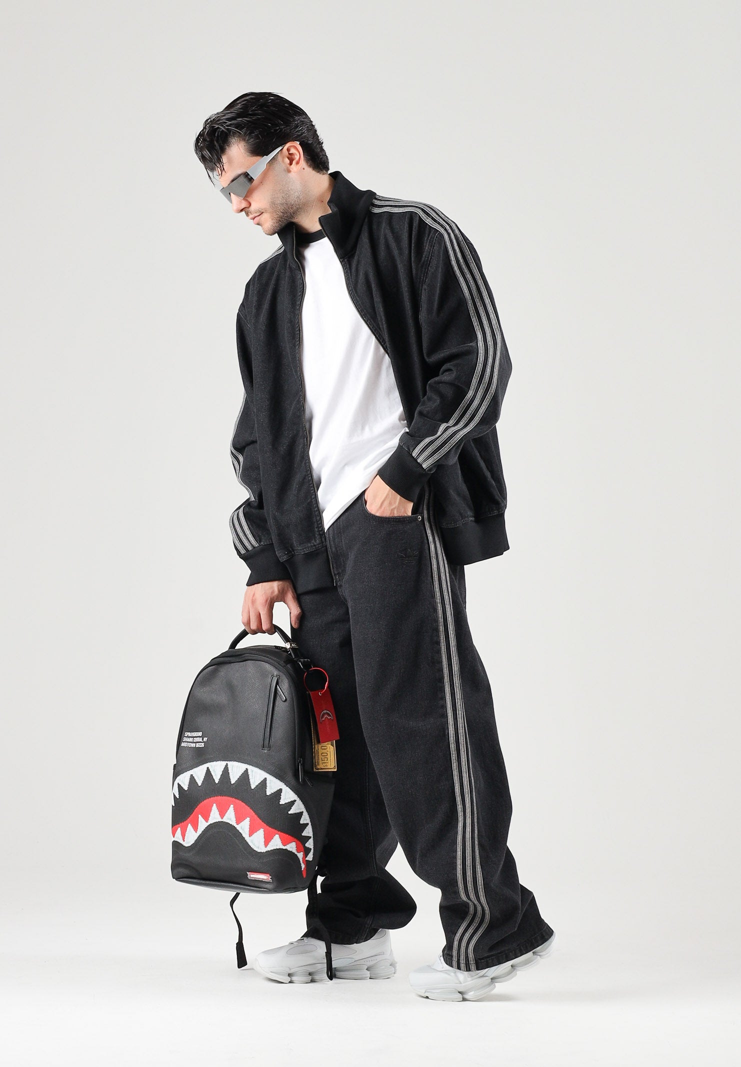 ADIDAS ORIGINALS Jeans CLASSIC STREET RELAXED denim nero per uomo e donna IB6947 . ADIDAS ORIGINALS 