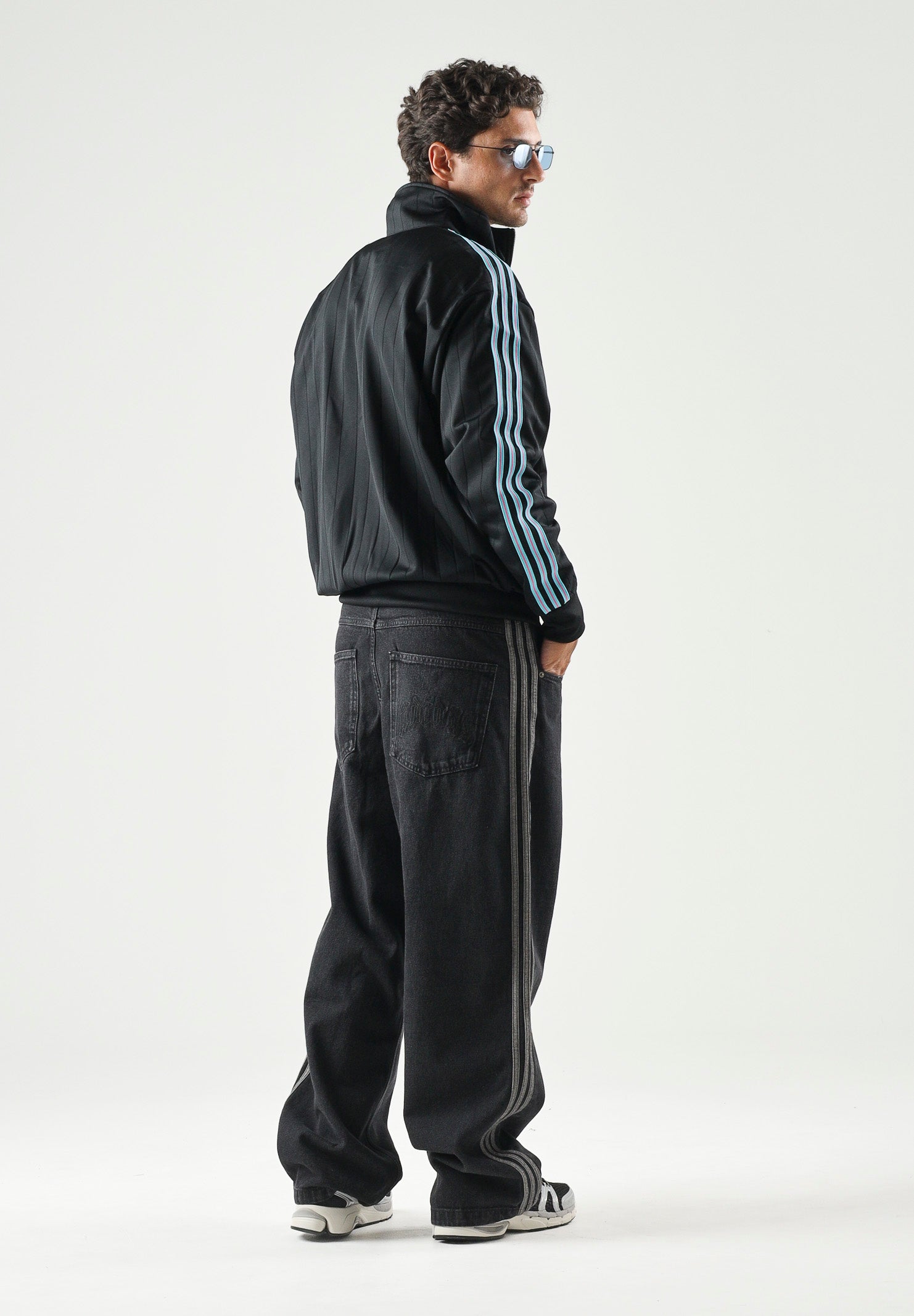 ADIDAS ORIGINALS Jeans CLASSIC STREET RELAXED da uomo IB6947 . ADIDAS ORIGINALS 