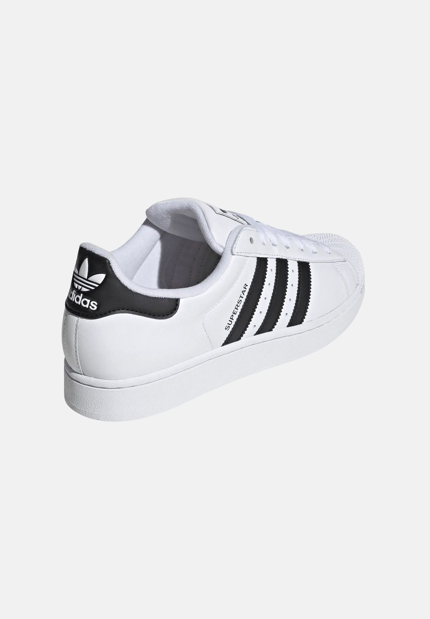 ADIDAS ORIGINALS Sneakers SUPERSTAR bianche e nere per uomo e donna con 3-Stripes laterali <BR/> IH8659 . ADIDAS ORIGINALS 