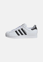 ADIDAS ORIGINALS Sneakers SUPERSTAR bianche e nere per uomo e donna con 3-Stripes laterali <BR/> IH8659 . ADIDAS ORIGINALS 