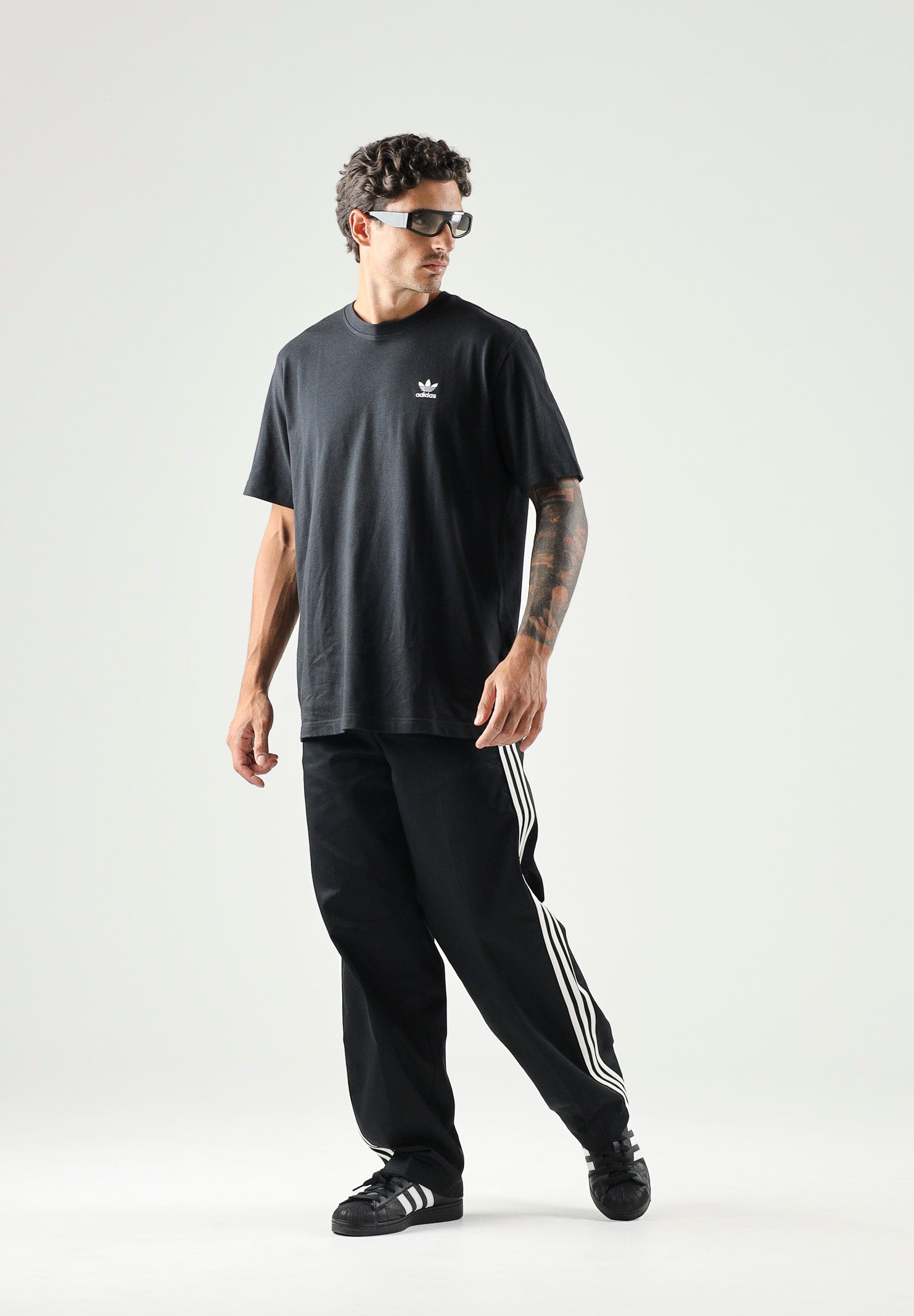 ADIDAS ORIGINALS T-shirt ADICOLOR CLASSIS a manica corta nera da uomo II5760 . ADIDAS ORIGINALS 