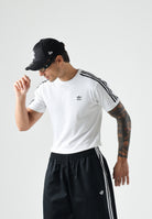 ADIDAS ORIGINALS T-shirt a manica corta 3-Stripes bianca per uomo e  donna IR8051 . ADIDAS ORIGINALS 