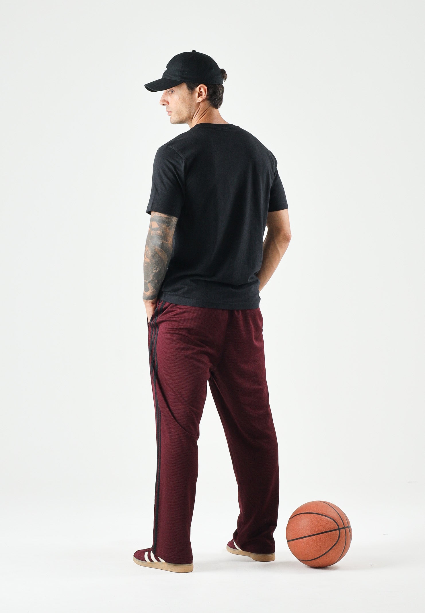 ADIDAS ORIGINALS T-shirt a manica corta Trefoil Essentials nera da uomo JI8545 . ADIDAS ORIGINALS 