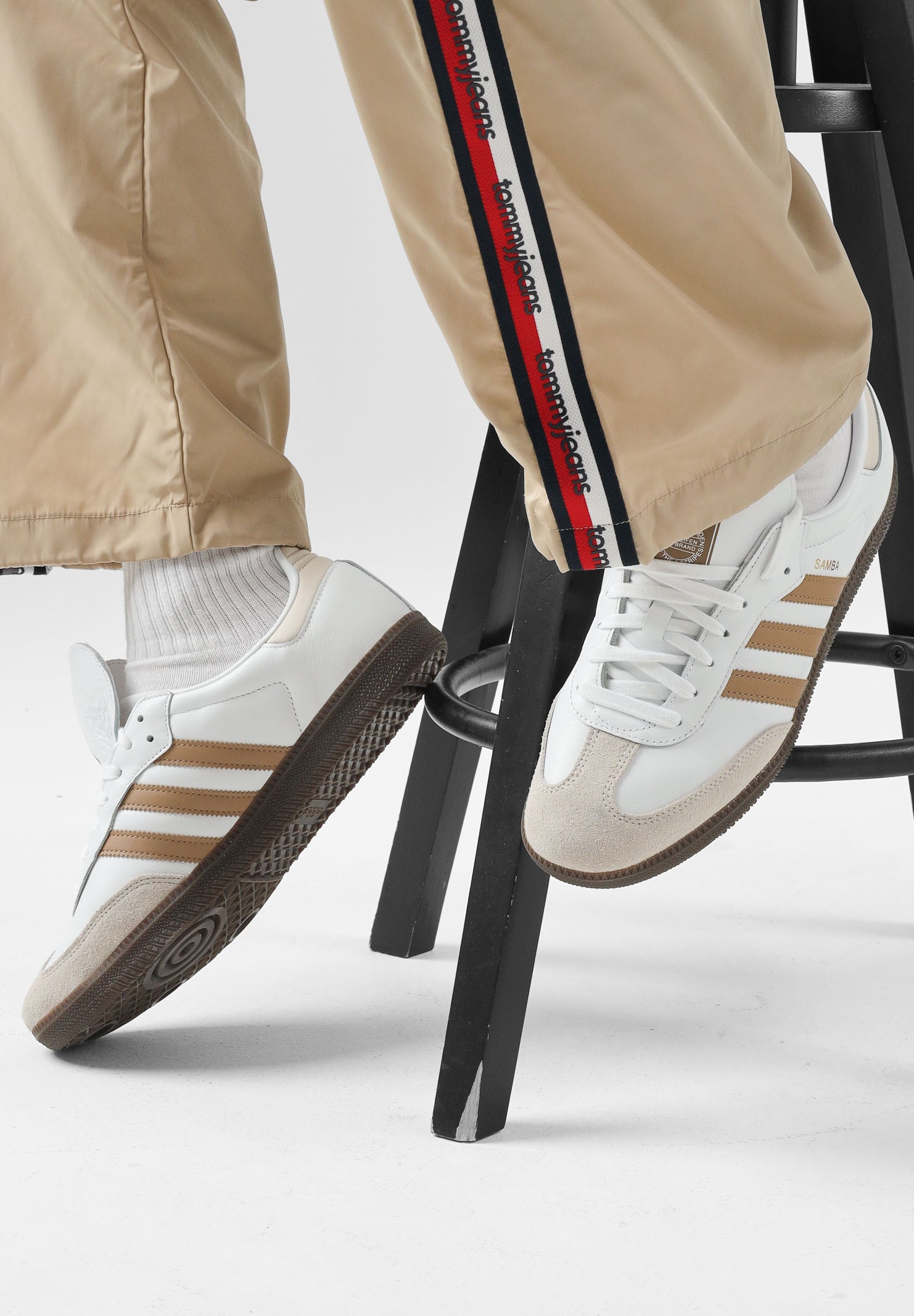ADIDAS ORIGINALS Sneakers Samba bianche e beige da uomo JR0912 . ADIDAS ORIGINALS 