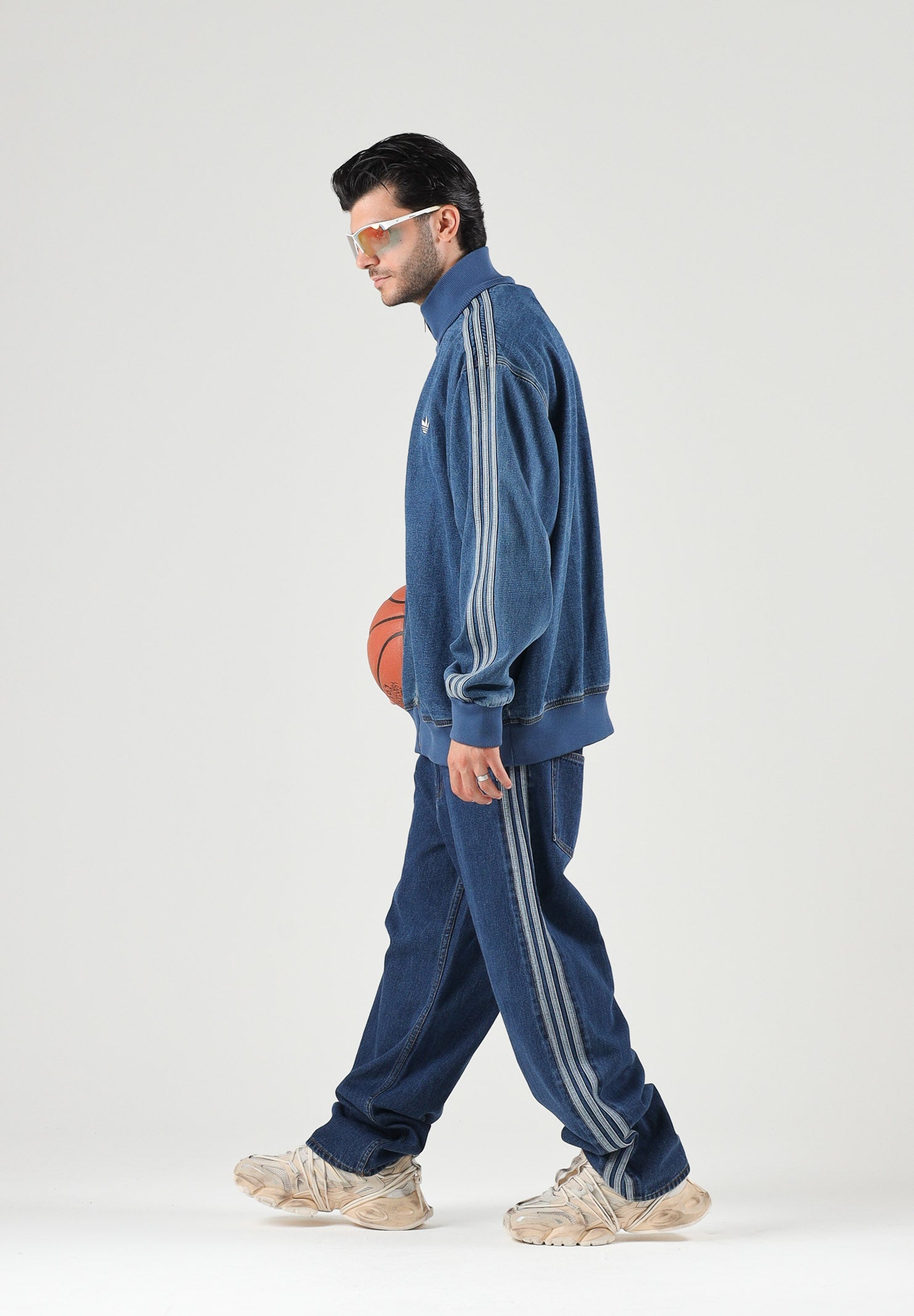 ADIDAS ORIGINALS Jeans Firebird Adicolor in denim medio da uomo KD1499 . ADIDAS ORIGINALS 