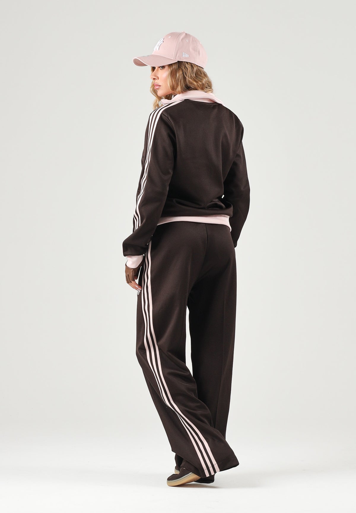 ADIDAS ORIGINALS Pantalone sportivo  CLASSIC TRACK PANTS marrone e rosa da donna KD3749 . ADIDAS ORIGINALS 