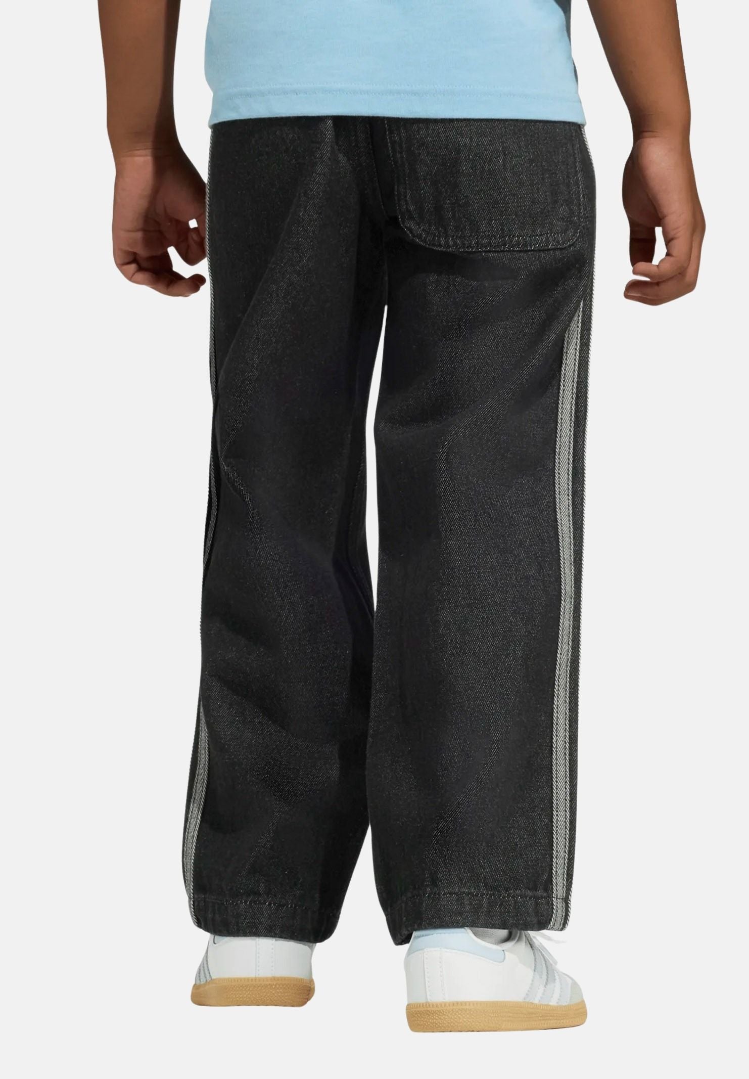 ADIDAS ORIGINALS Pantaloni FIREBIRD DENIM TRACK neroper bambino e bambina con iconiche 3-Stripes laterali. KD5809 . ADIDAS ORIGINALS 