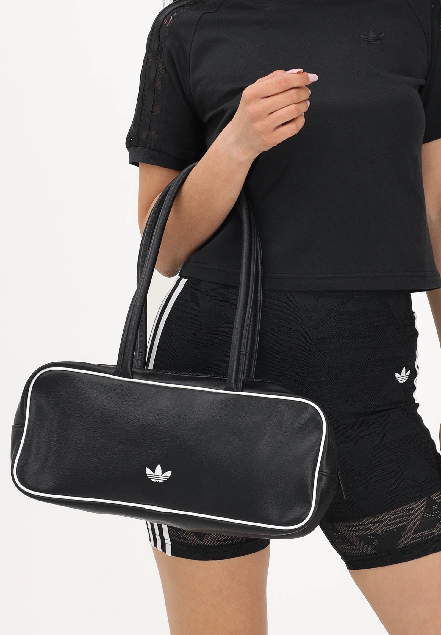 ADIDAS ORIGINALS Borsa a spalla Adicolor Elongated Airliner nera da donna KD7851 . ADIDAS ORIGINALS 