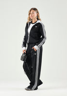 ADIDAS ORIGINALS Pantaloni CLASSIC TRACK PANTS nero da donna con iconiche 3-Stripes a contrasto KD7965 . ADIDAS ORIGINALS 