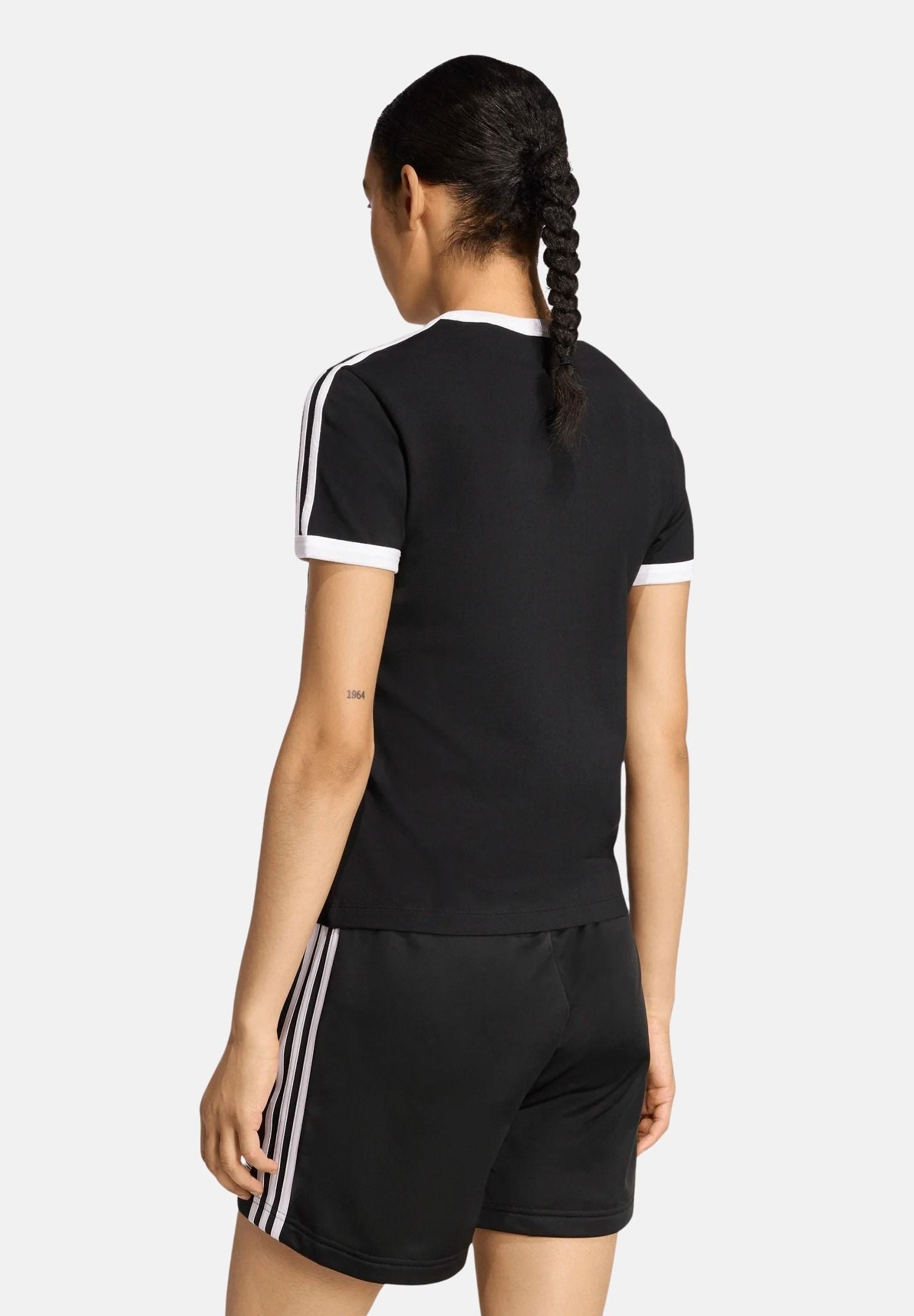 ADIDAS ORIGINALS T-shirt a manica corta 3 STRIPES SLIM nera da donna KD7980 . ADIDAS ORIGINALS 