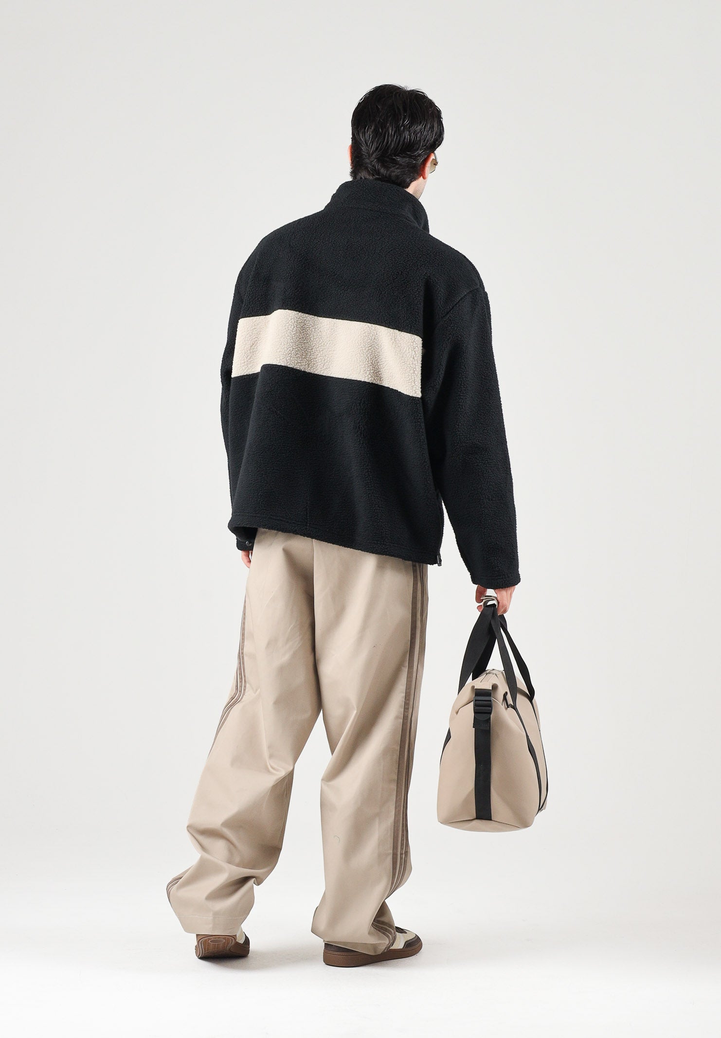 ADIDAS ORIGINALS Pullover mezza zip in pile nero per uomo e donna con mini logo trefoil iconico KG9164 . ADIDAS ORIGINALS 