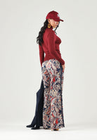 ADIDAS ORIGINALS Pantaloni WIDE LEG PAISLEY multicolore per donna con stampa all-over e bande laterali. KH0764 . ADIDAS ORIGINALS 