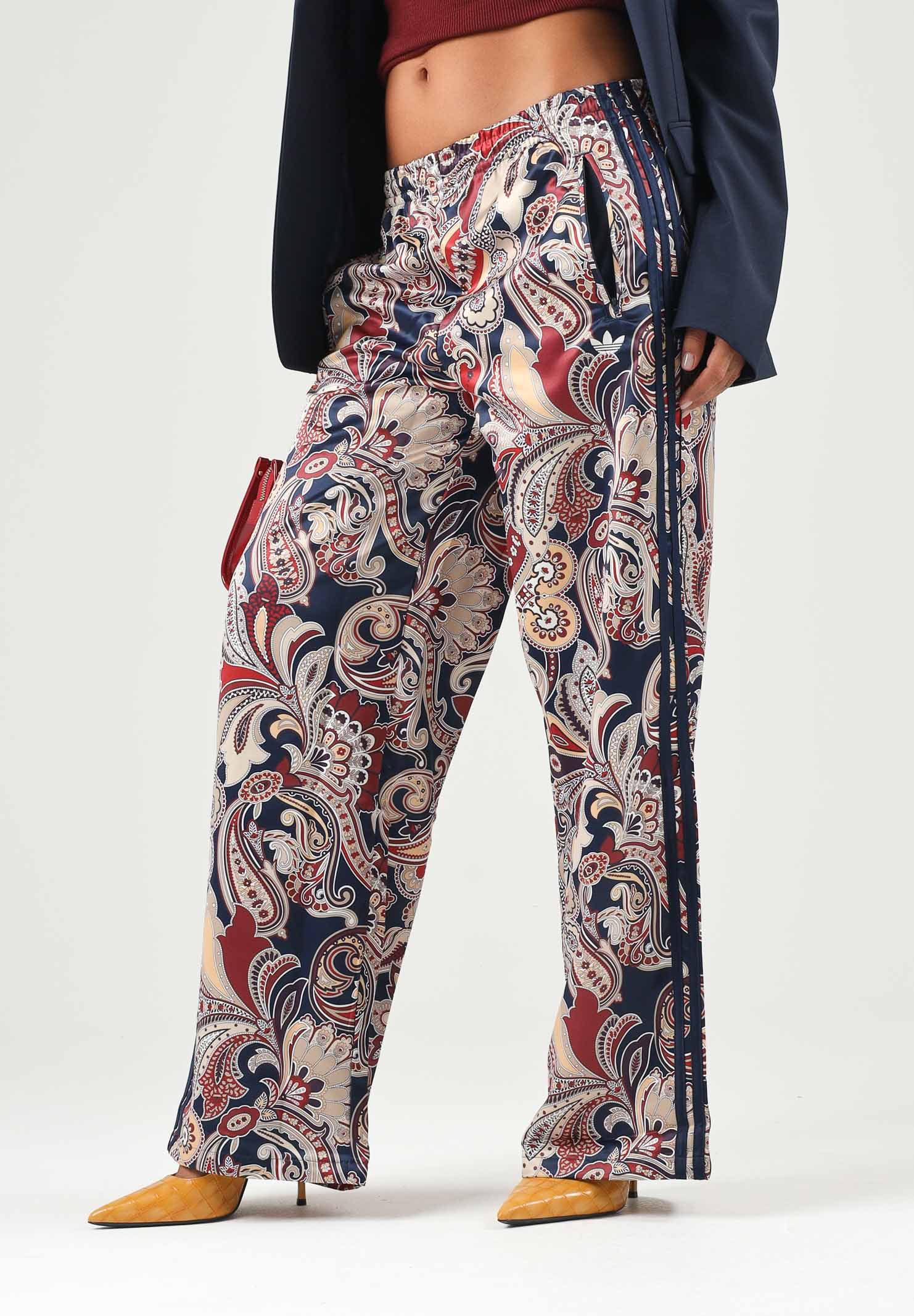 ADIDAS ORIGINALS Pantaloni WIDE LEG PAISLEY multicolore per donna con stampa all-over, effetto acetato KH0764 . ADIDAS ORIGINALS 