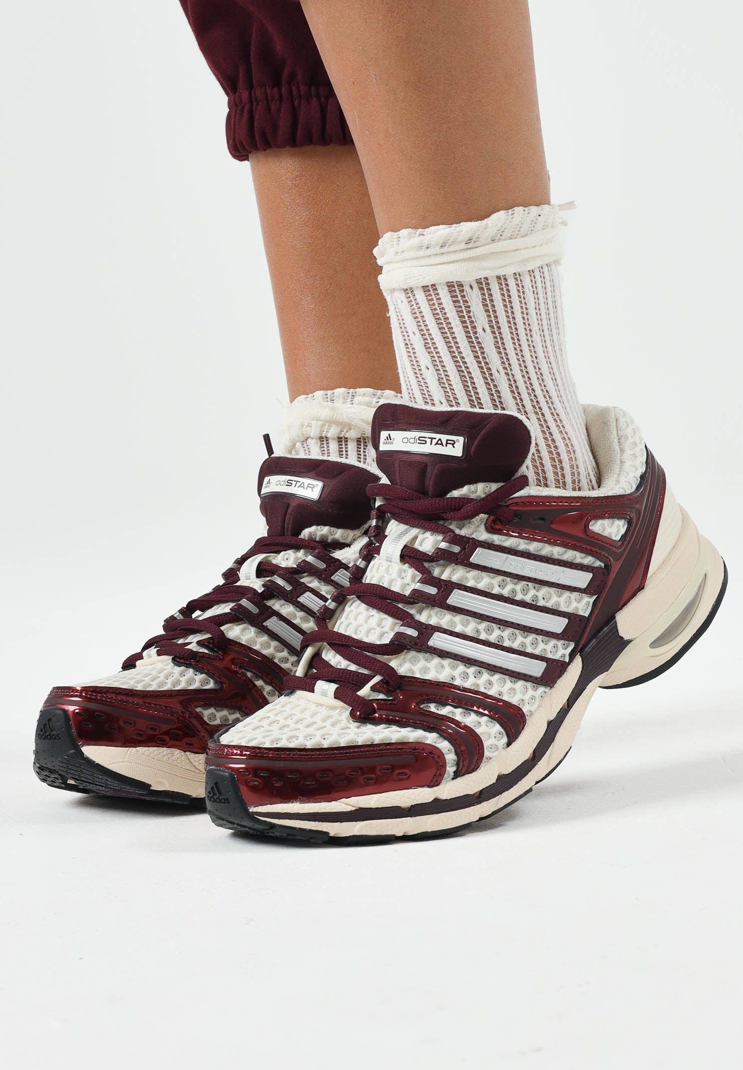 ADIDAS ORIGINALS Sneakers ADISTAR CONTROL 5 silver-metallic da donna con motivo tecnico running<BR/> KI9846 . ADIDAS ORIGINALS 