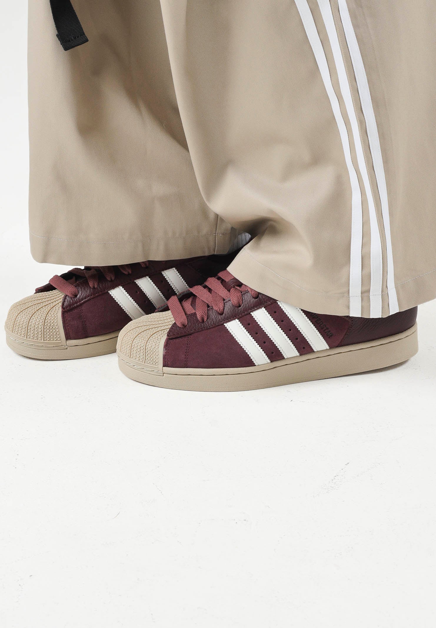 ADIDAS ORIGINALS Sneakers SUPERSTAR II Maroon bordeaux da uomo con iconche 3-stripes KJ9949 . ADIDAS ORIGINALS 