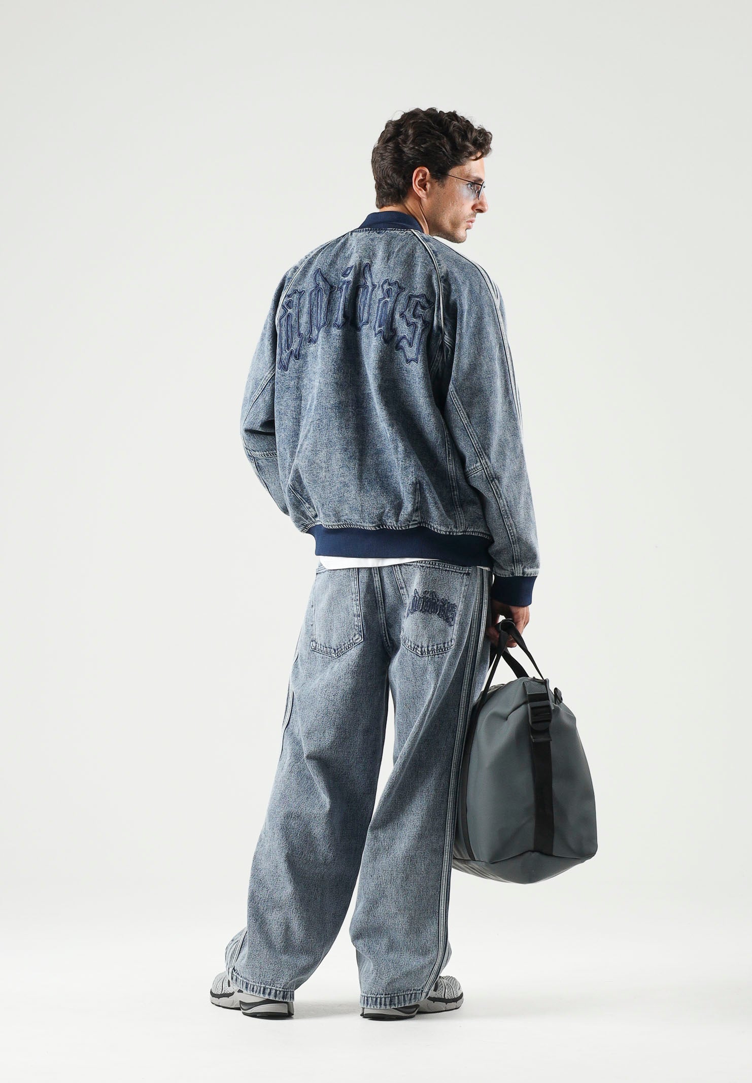 ADIDAS ORIGINALS Giubbotto in denim adicolor da uomo KQ6332 . ADIDAS ORIGINALS 