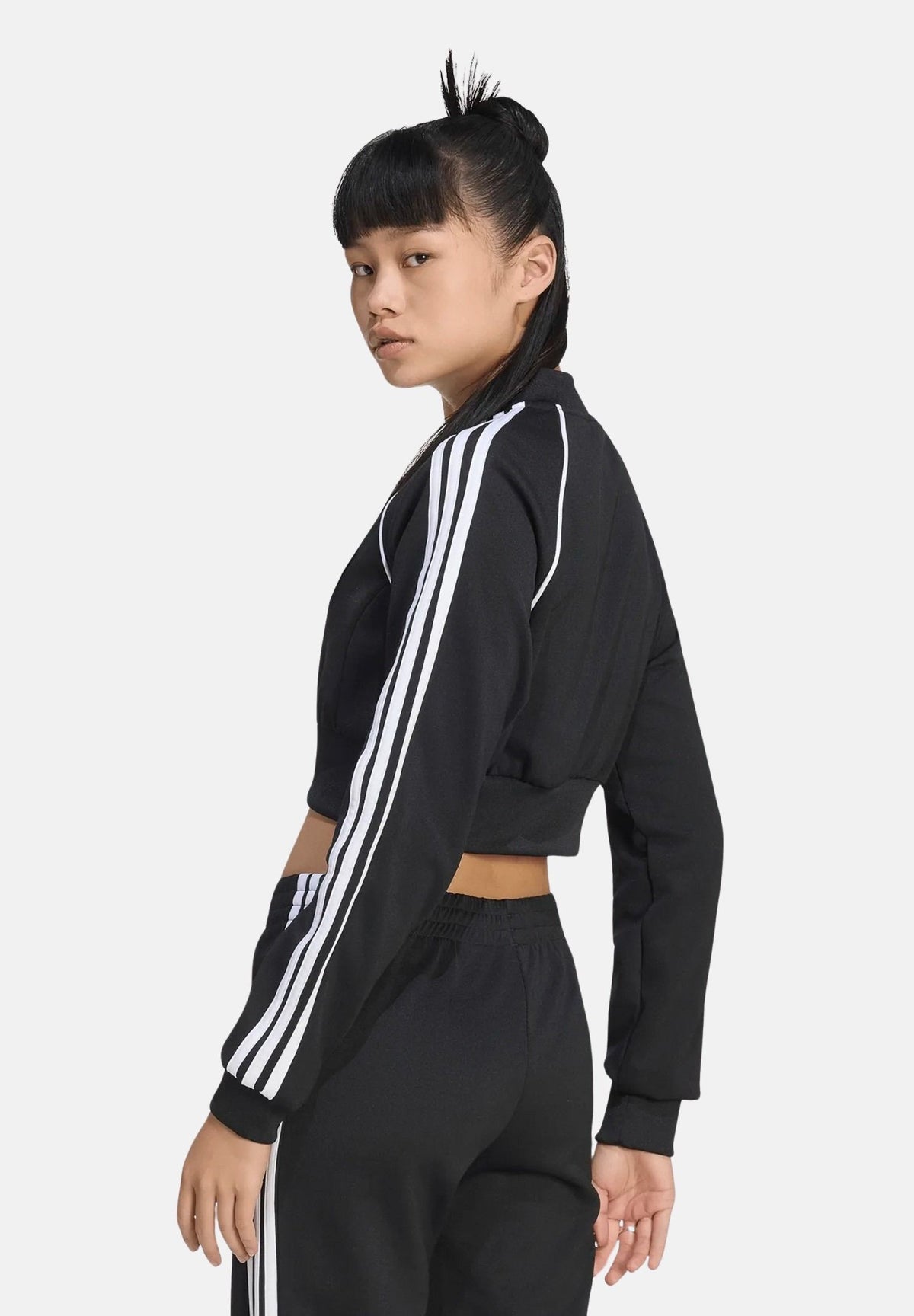 ADIDAS ORIGINALS  Felpa con zip SST CROPPED TRACK JACKET nera da donna KQ6426 . ADIDAS ORIGINALS 