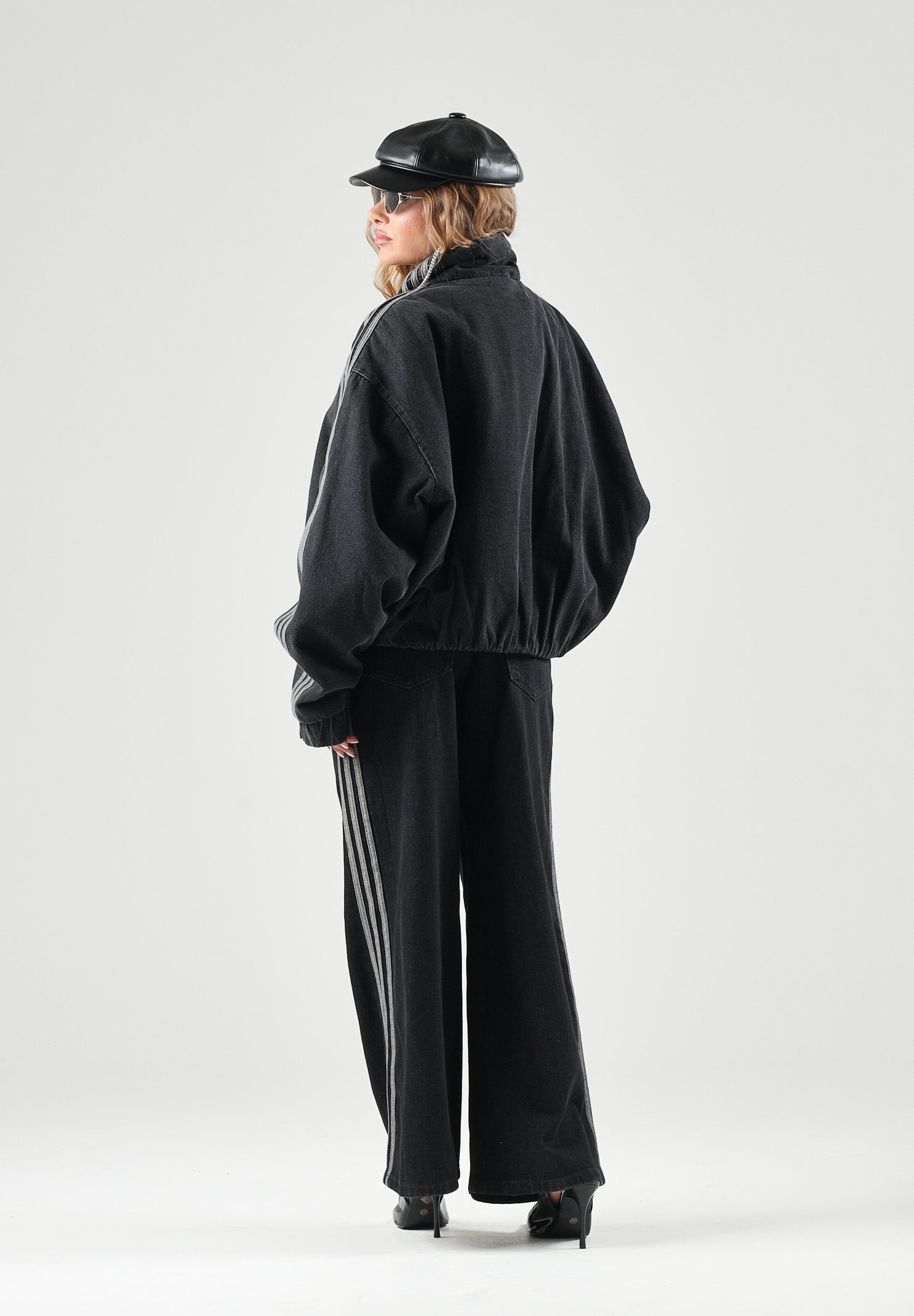 ADIDAS ORIGINALS Jeans ADICOLOR DENIM WIDE LEG nero da donna con design a gamba larga e cuciture classiche KQ6469 . ADIDAS ORIGINALS 