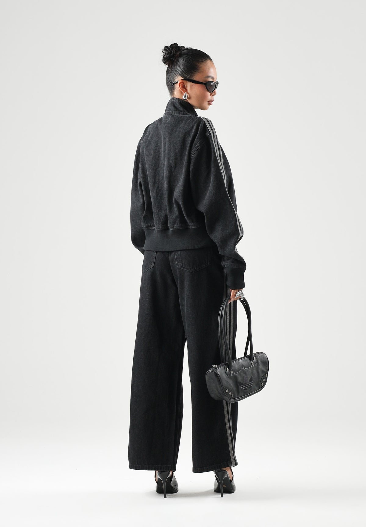 ADIDAS ORIGINALS Jeans ADICOLOR DENIM WIDE LEG nero da donna con design a gamba larga e cuciture classiche KQ6469 . ADIDAS ORIGINALS 
