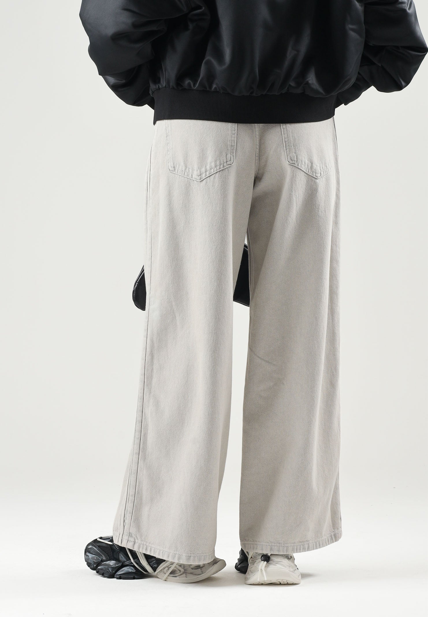 ADIDAS ORIGINALS Jeans a zampa HIGH-RISE WIDE-LEG DENIM grigio chiaro da donna KQ6470 . ADIDAS ORIGINALS 
