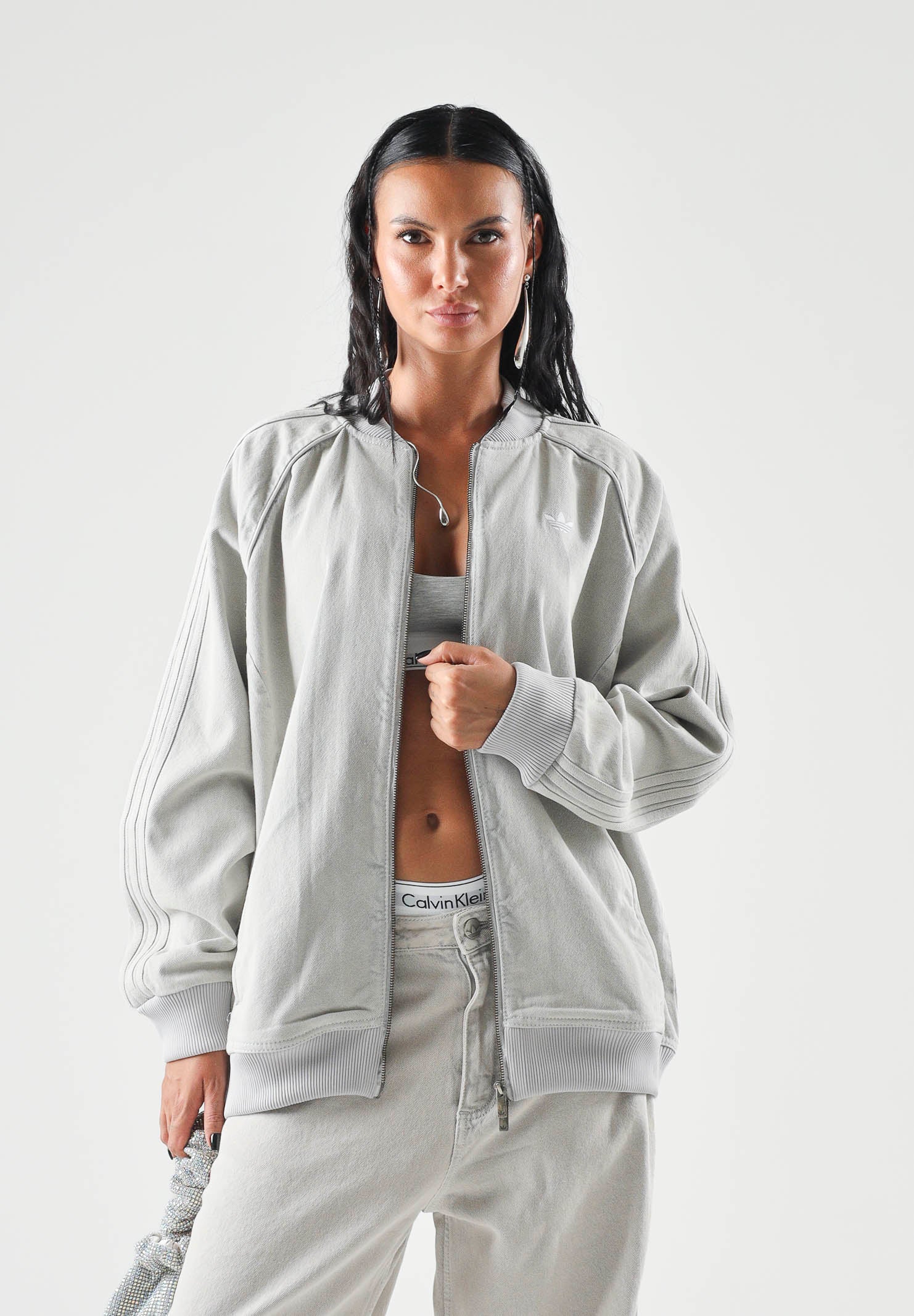 ADIDAS ORIGINALS Giacca SST OVERSIZED DENIM grigio chiaro da donna in tinta unita KQ6472 . ADIDAS ORIGINALS 