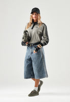 ADIDAS ORIGINALS Bermuda MID RISE DENIM JORTS Worn Blue da donna con gamba ampia. KQ6478 . ADIDAS ORIGINALS 