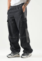 ADIDAS ORIGINALS Jeans MID RISE nero per uomo e donna con tasche cargo KQ6480 . ADIDAS ORIGINALS 