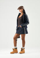 ADIDAS ORIGINALS  Gonna MID RISE corta indigo indaco blu. da donna<BR/>con 3 -Stripes laterali a contrasto <BR/> KQ6486 . ADIDAS ORIGINALS 