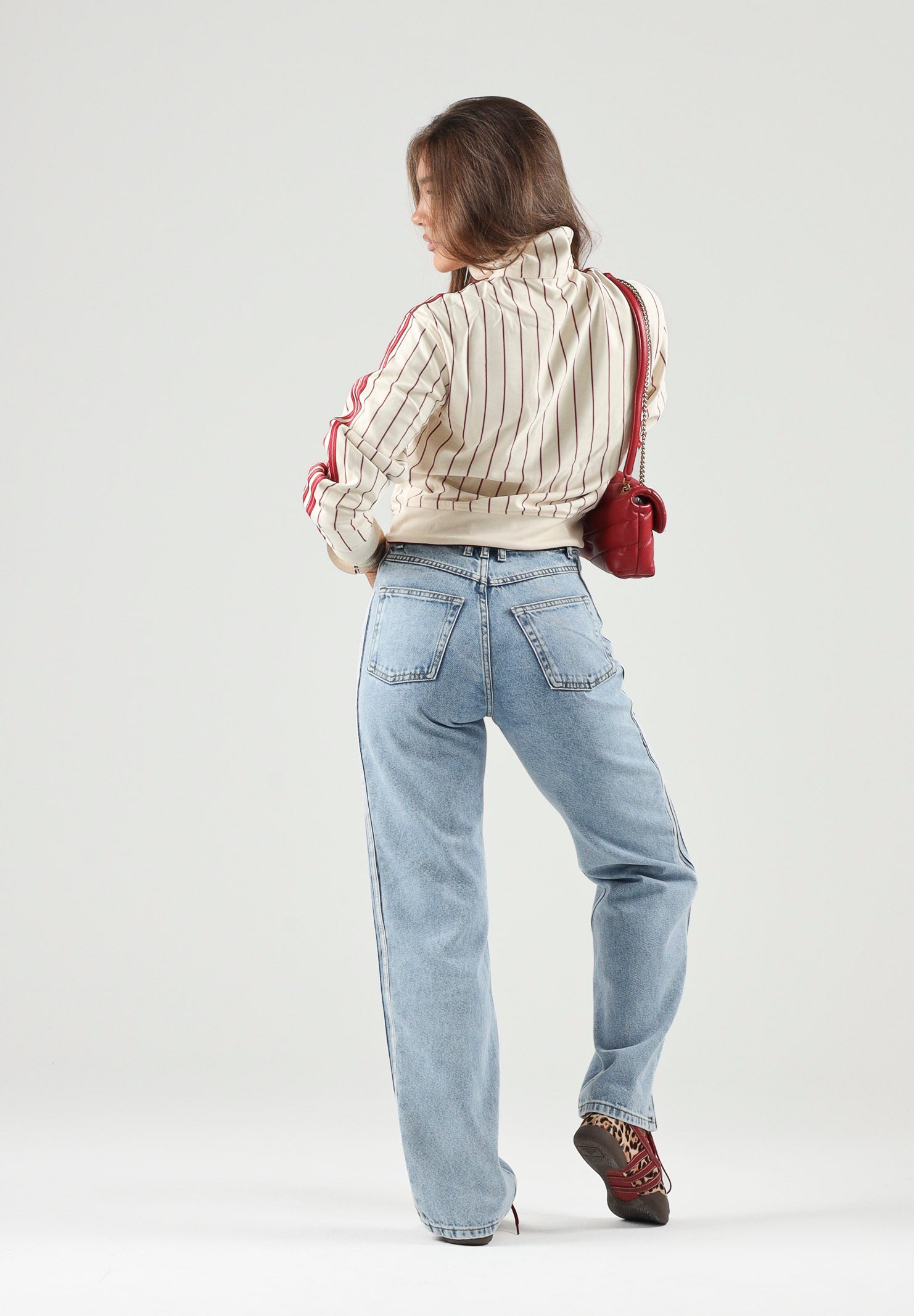 ADIDAS ORIGINALS Jeans FIREBIRD MID RISE STRAIGHT light-denim da donna con gamba dritta e dettagli laterali. KQ6490 . ADIDAS ORIGINALS 