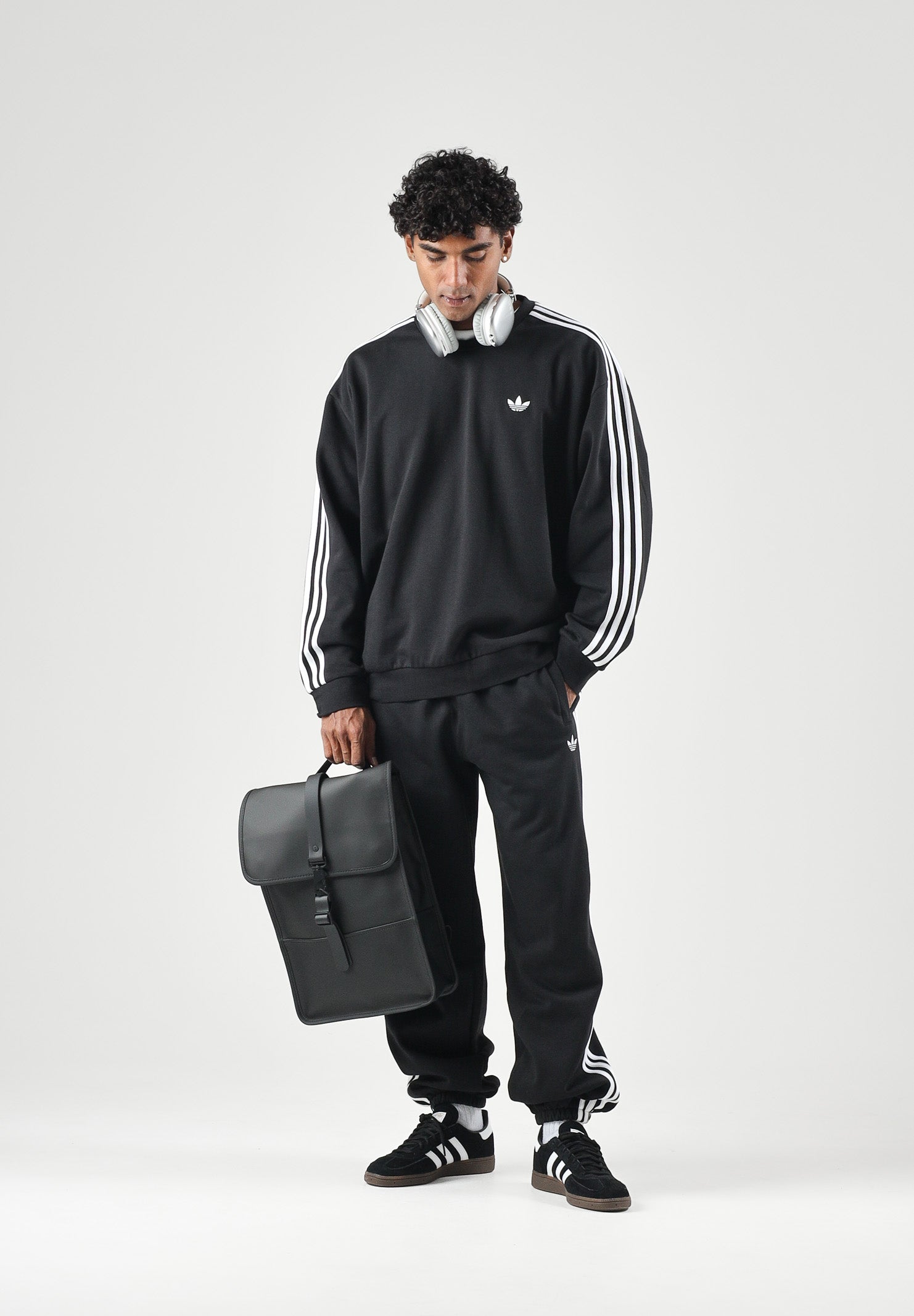 ADIDAS ORIGINALS Felpa girocollo ADICOLOR 3-STRIPES nera da uomo KQ8915 . ADIDAS ORIGINALS 