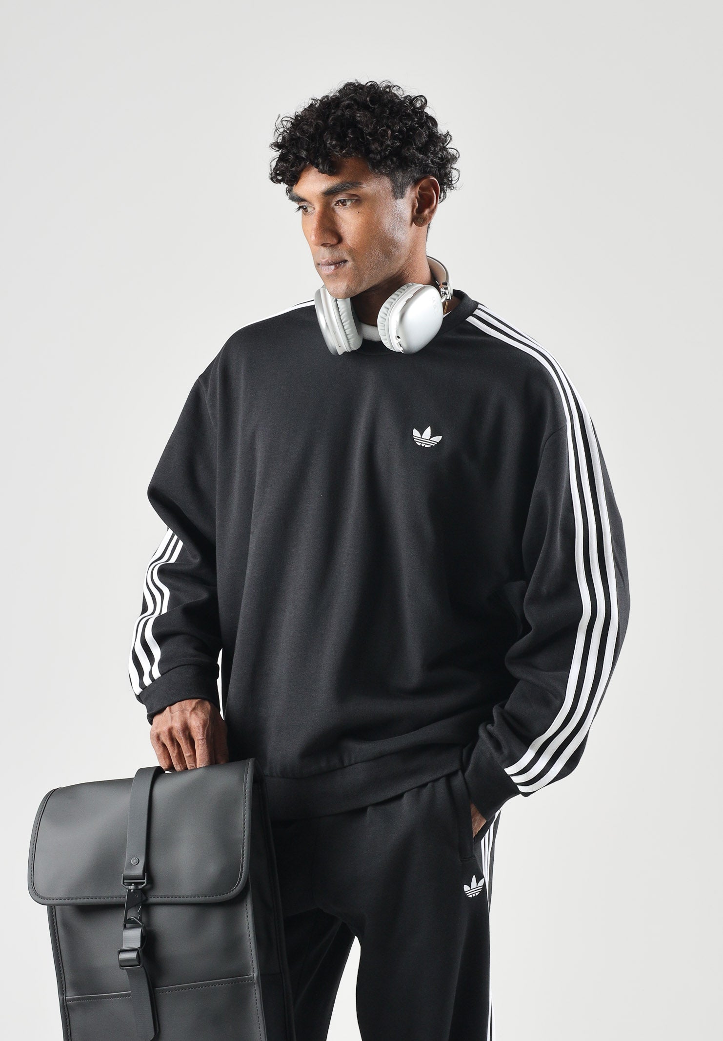 ADIDAS ORIGINALS Felpa girocollo ADICOLOR 3-STRIPES nera da uomo KQ8915 . ADIDAS ORIGINALS 